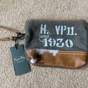 Myra large wristlet